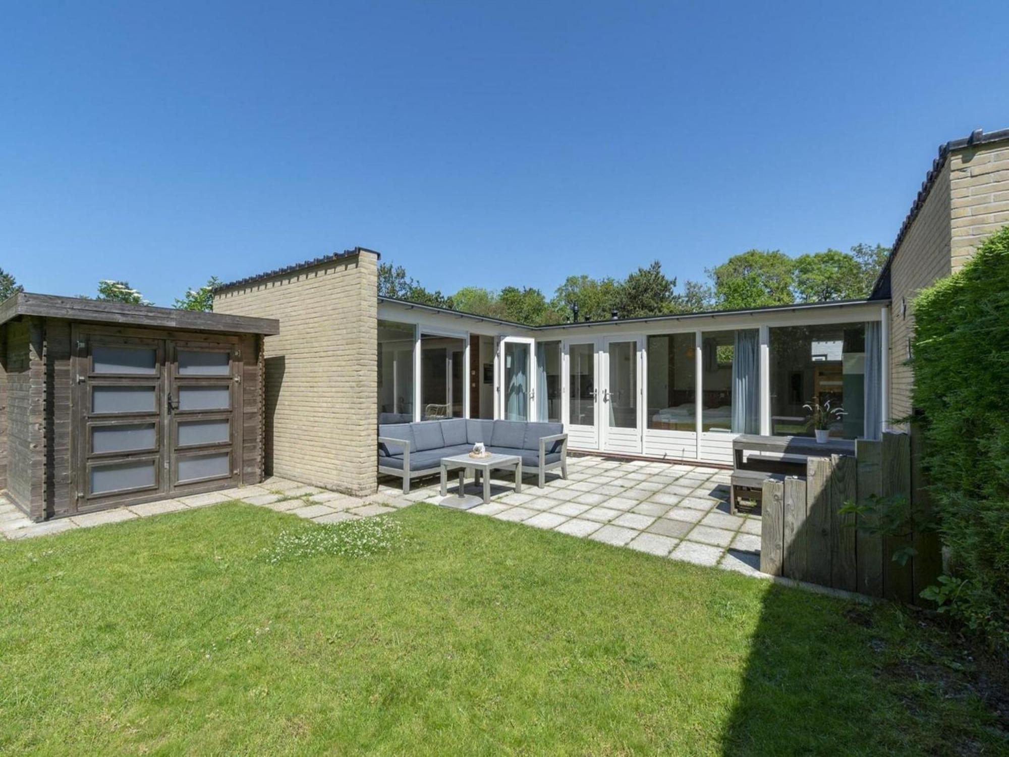 Cozy Bunglow With Garden Sint Maartensvlotbrug Exteriör bild