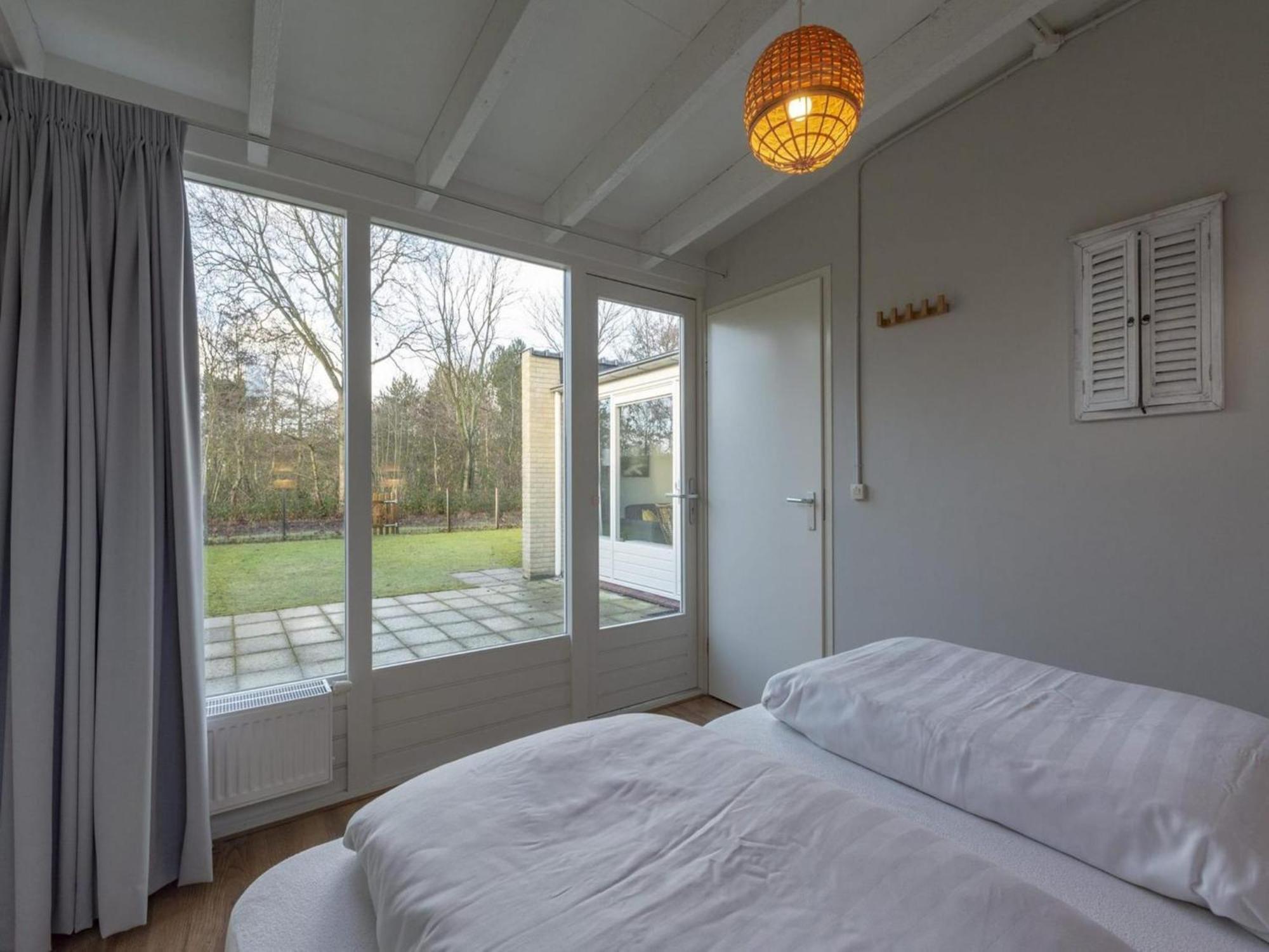 Cozy Bunglow With Garden Sint Maartensvlotbrug Exteriör bild