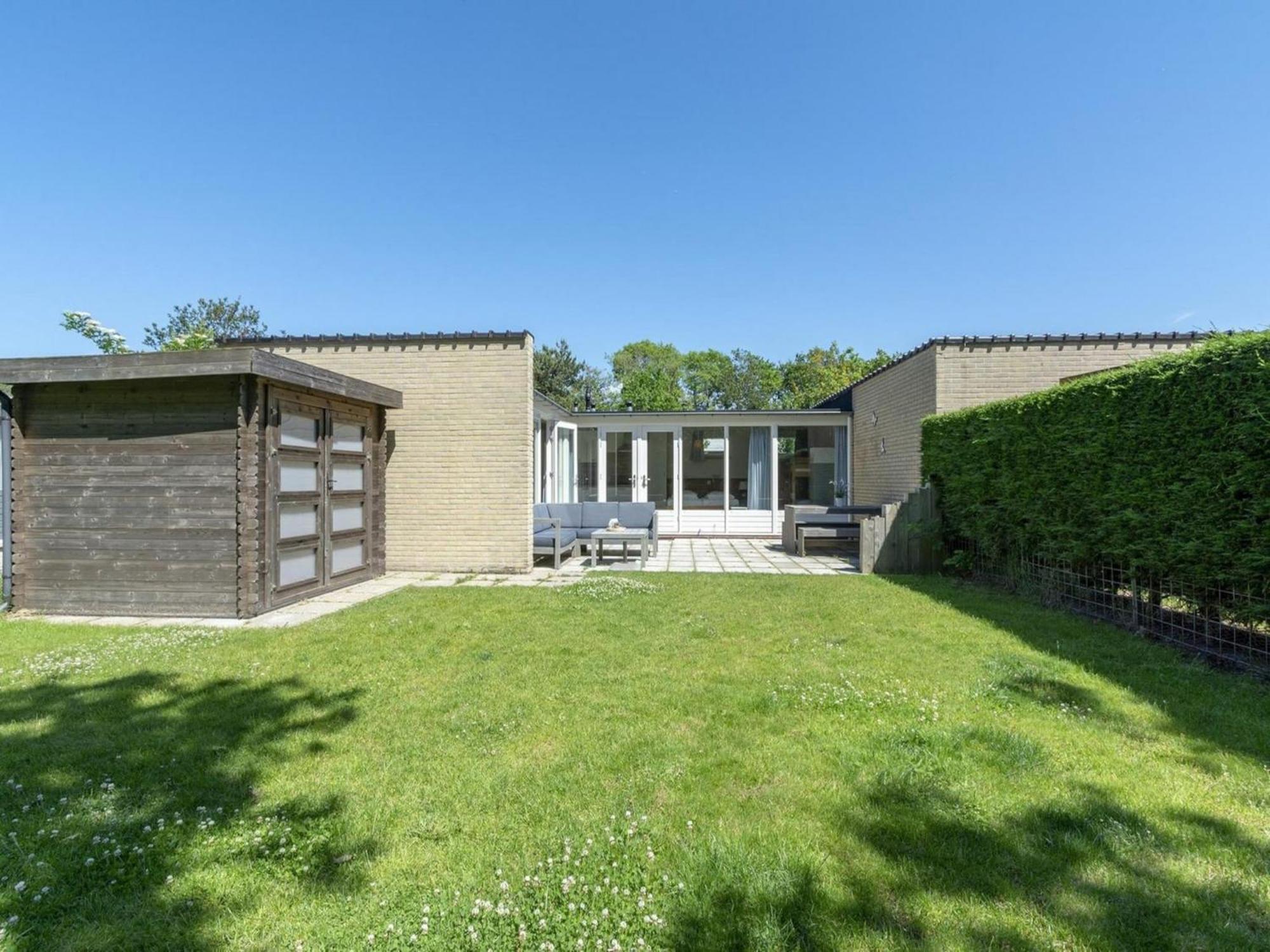 Cozy Bunglow With Garden Sint Maartensvlotbrug Exteriör bild